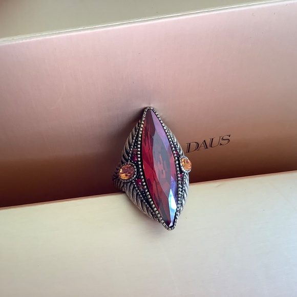Heidi Daus Crystal Statement Ring Garnet SZ 9 - Picture 5 of 13